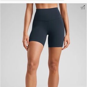 High-Waist Performance Bike Shorts — navy
